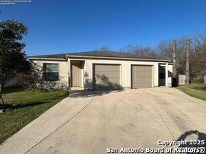 6303 Green Top Dr in San Antonio, TX - Building Photo