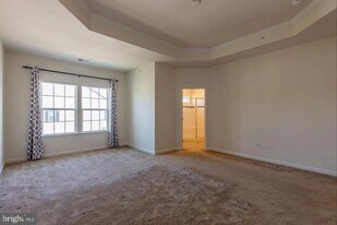 7584 Brunson Cir in Gainesville, VA - Building Photo