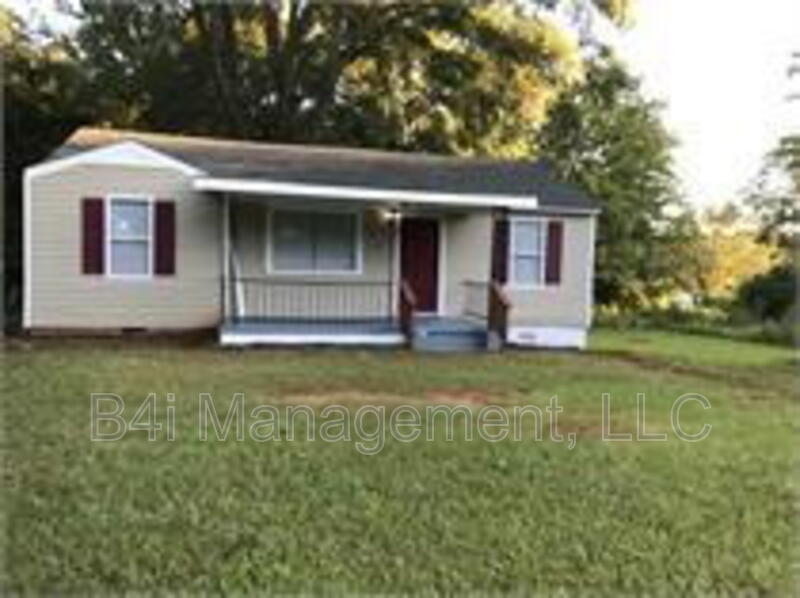 1007 E Mcintosh Rd in Griffin, GA - Building Photo