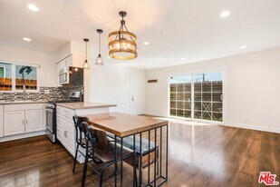 12009 Cedar Ave in Hawthorne, CA - Building Photo