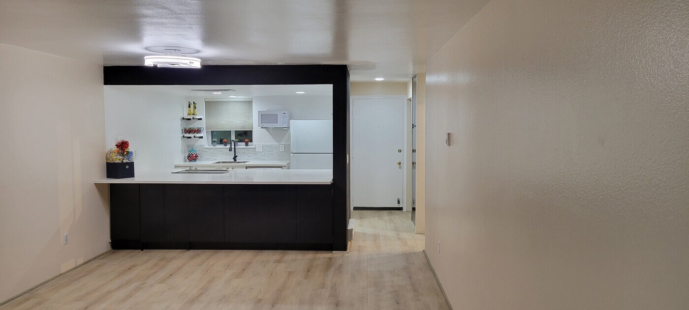 9302 Redmond - Woodinville Rd NE in Redmond, WA - Building Photo