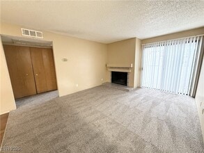 2981 Juniper Hills Blvd, Unit 204 in Las Vegas, NV - Building Photo - Building Photo