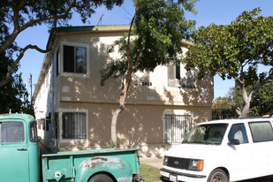 2405 E Spaulding St Apartamentos