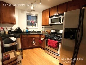 817 W Addison St in Chicago, IL - Building Photo - Building Photo