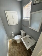 406 Roxana Rd in Highland Springs, VA - Foto de edificio - Building Photo