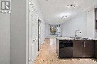 23 Cox Blvd in Markham, ON - Building Photo - Building Photo