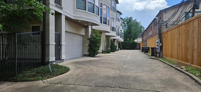 property at 1415 Hyde Park Blvd