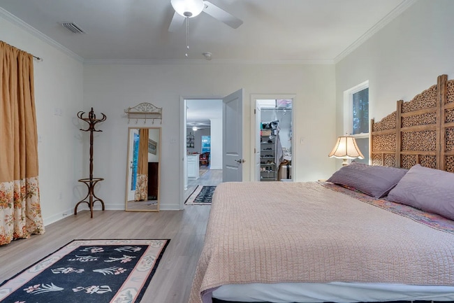 property at 624 W 7th Ave