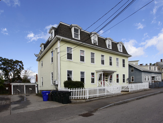 8-10 Dutton St in Manchester, NH - Building Photo - Building Photo