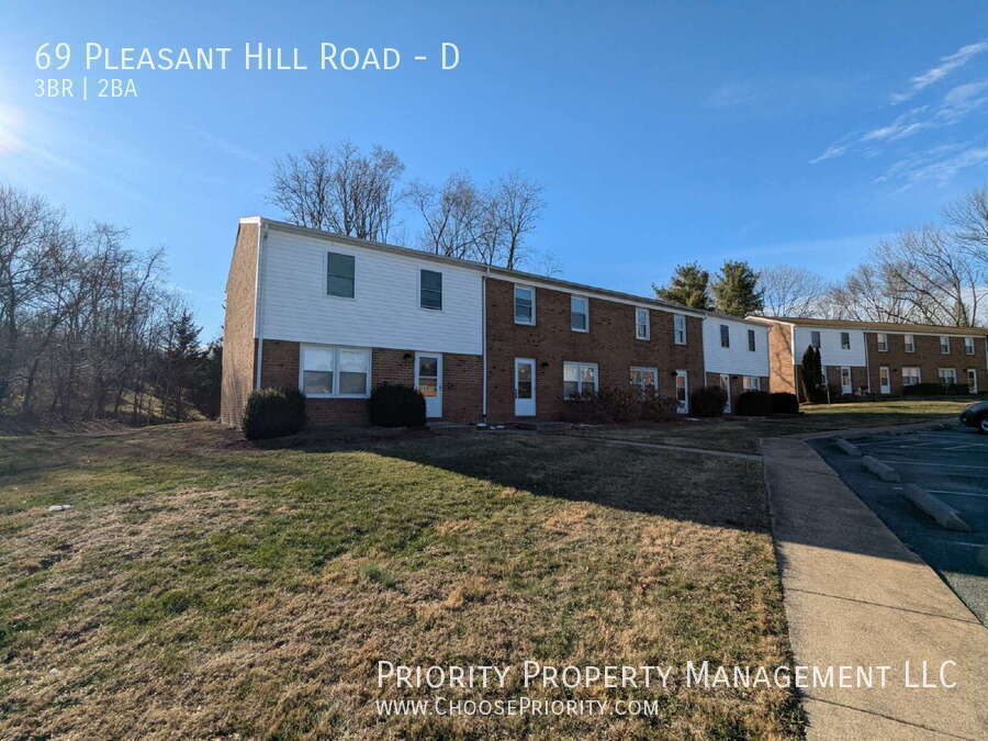 69 Pleasant Hill Rd in Harrisonburg, VA - Building Photo