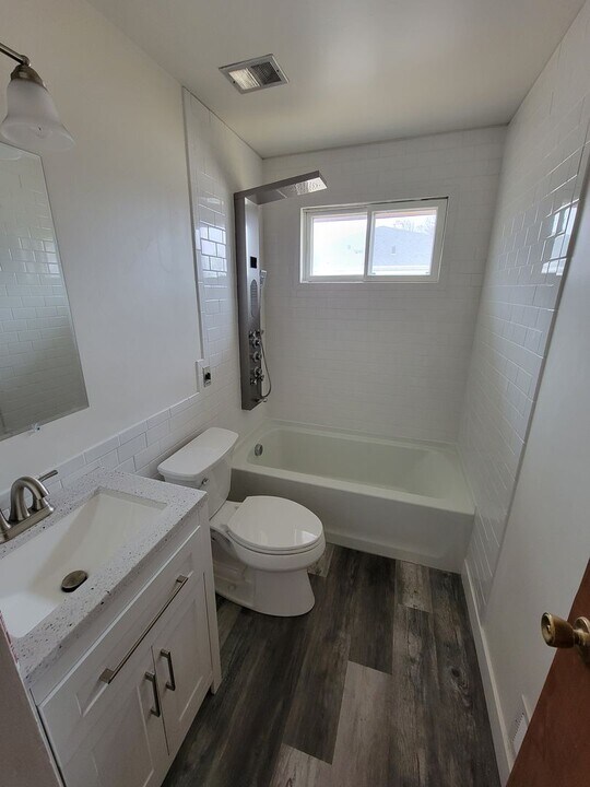 1727 Silvercrest Dr in Appleton, WI - Building Photo