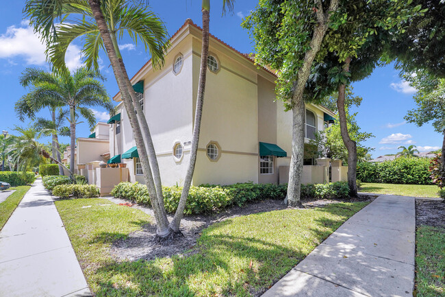 6585 Via Regina in Boca Raton, FL - Building Photo - Building Photo