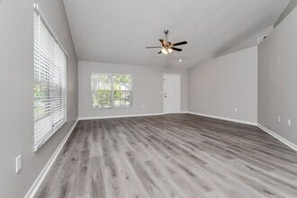 6013 Crickethollow Dr in Riverview, FL - Building Photo - Building Photo