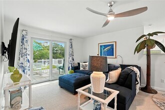 578 14th St N in Naples, FL - Building Photo - Building Photo