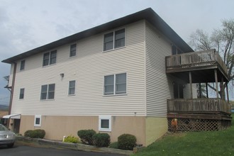 3327 Cedar Ave in Moosic, PA - Building Photo - Building Photo