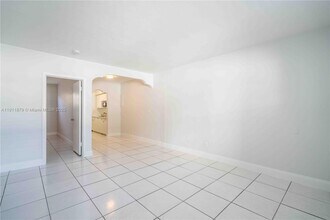 7821 Carlyle Ave in Miami Beach, FL - Building Photo - Building Photo