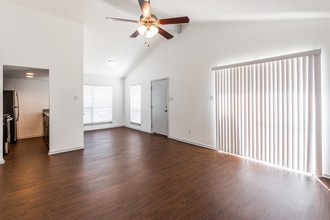 Valley Hill Duplexes in Austin, TX - Foto de edificio - Building Photo