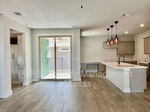 8315 Laughlin Ln in Austin, TX - Building Photo - Building Photo