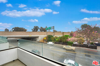 4541 Tujunga Ave in Los Angeles, CA - Building Photo - Building Photo