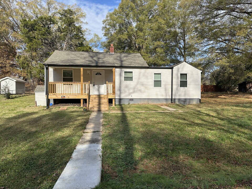 1719 E Delaware Ave in Eden, NC - Building Photo