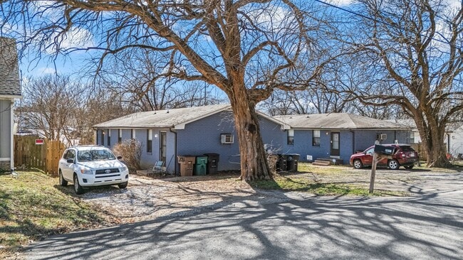 206 Prince Ave, Unit A