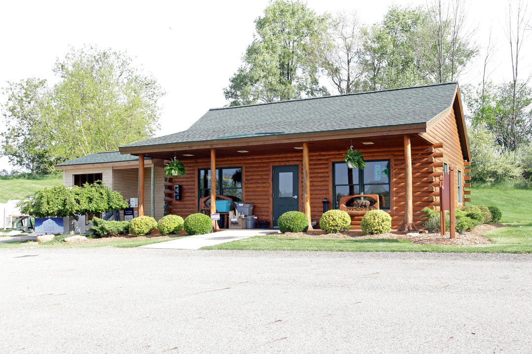 Hidden Ridge RV Resort in Hopkins, MI - Foto de edificio
