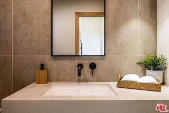 1930 Kemper St in Los Angeles, CA - Building Photo - Building Photo