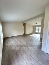 2520 NW Robinhood St in Albany, OR - Building Photo - Building Photo