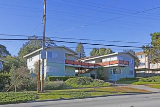 911 Lighthouse Ave in Pacific Grove, CA - Building Photo - Primary Photo