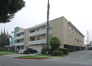 Landmark Apartments in Los Angeles, CA - Building Photo - Building Photo