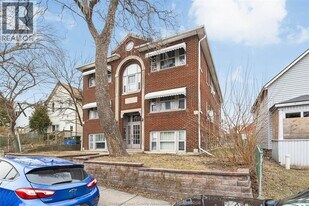 476 Parent  2 in Windsor, ON - Building Photo