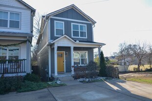 1402A Otay St in Nashville, TN - Building Photo