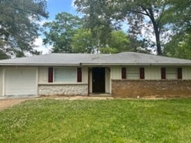 1554 Dianne Dr in Jackson, MS - Building Photo