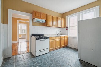 16 Montrose Terrace in Irvington, NJ - Building Photo - Building Photo