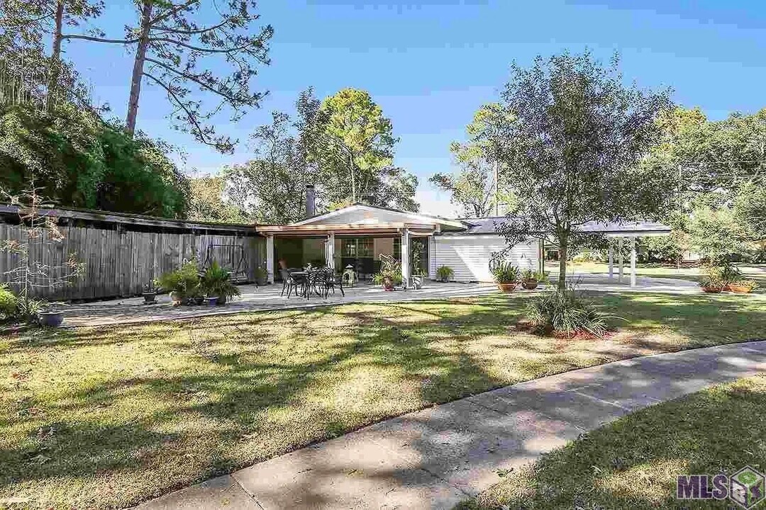 8032 Sholar Dr in Baton Rouge, LA - Building Photo