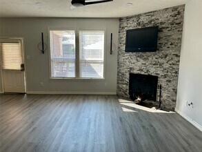 9102 Rolling Rapids Rd in Humble, TX - Building Photo - Building Photo