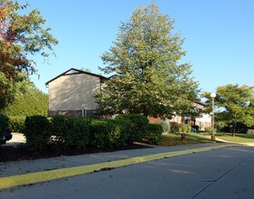 Stow Kent Gardens in Stow, OH - Foto de edificio - Building Photo