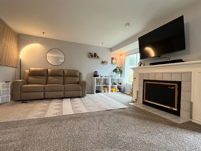 12530 109th Ct NE in Kirkland, WA - Building Photo - Building Photo