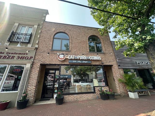 322 Main St in Huntington, NY - Foto de edificio