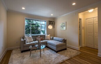 11 Alton Plz, Unit 1 in Brookline, MA - Building Photo - Building Photo