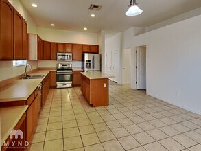 12548 E Red Iron Trail in Vail, AZ - Foto de edificio - Building Photo