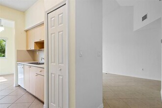 7085 Nova Dr in Davie, FL - Building Photo - Building Photo