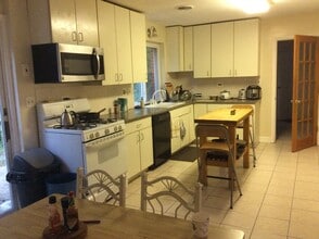 3412 University Blvd E, Unit First Floor Unit B in Hyattsville, MD - Building Photo - Building Photo