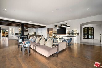 3396 Stoneridge Ln in Los Angeles, CA - Building Photo - Building Photo