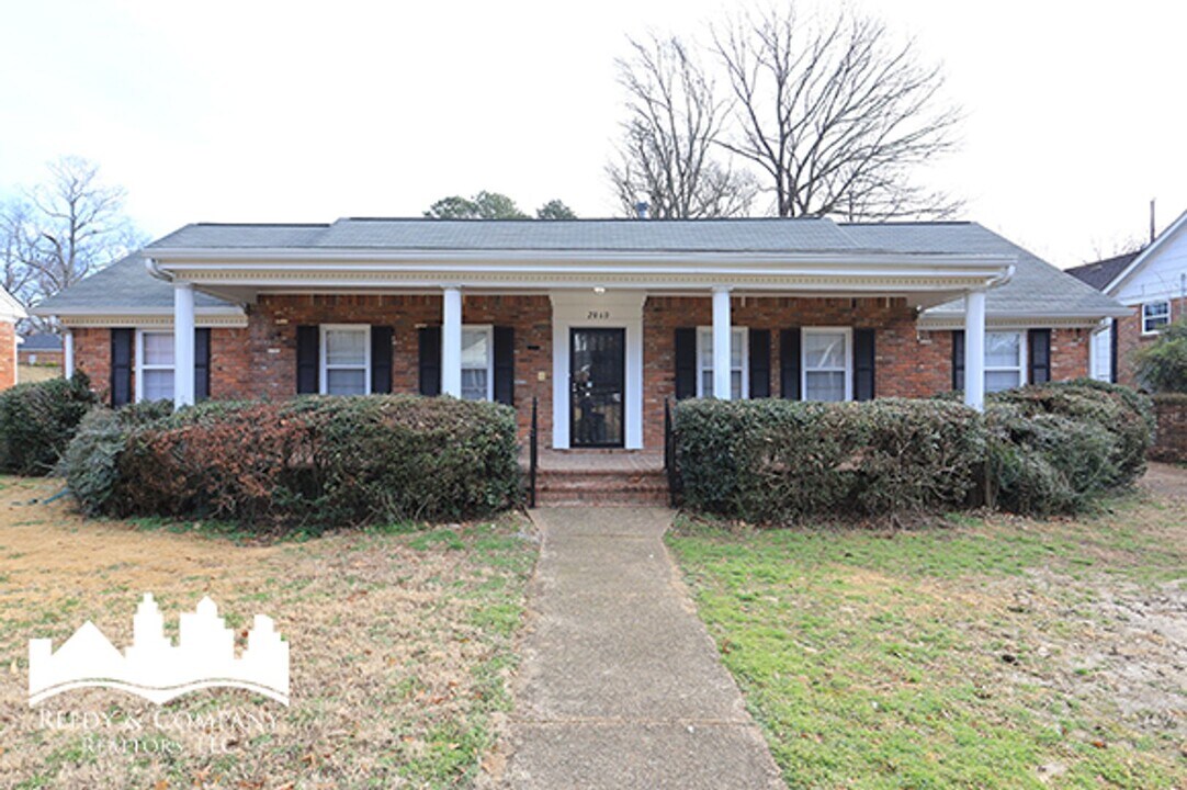 2860 Dodge Dr in Memphis, TN - Building Photo