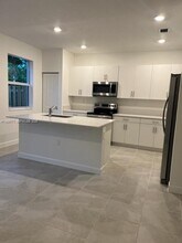 1041 SE 27th Terrace in Homestead, FL - Building Photo - Building Photo