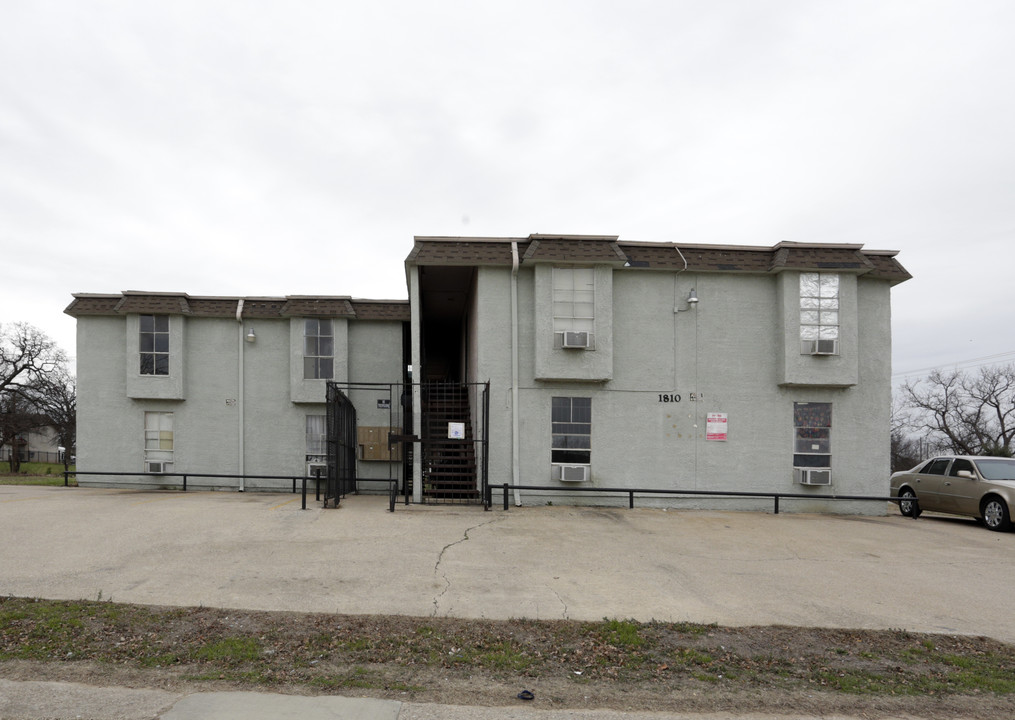 The Refuge in Dallas, TX - Foto de edificio