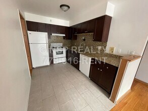 1004 S River Rd, Unit 102 in Des Plaines, IL - Building Photo - Building Photo