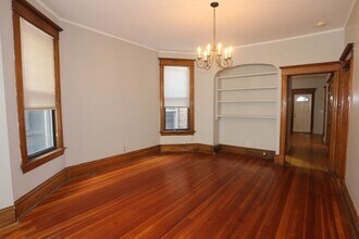 1326 N Claremont Ave, Unit M09H in Chicago, IL - Building Photo - Building Photo