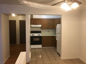1041 W 6th St Apartments